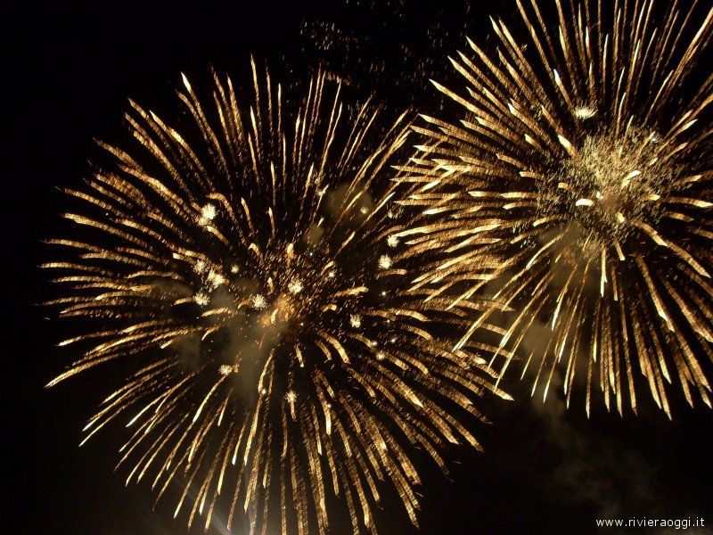 Fuochi d'artificio (foto d'archivio)